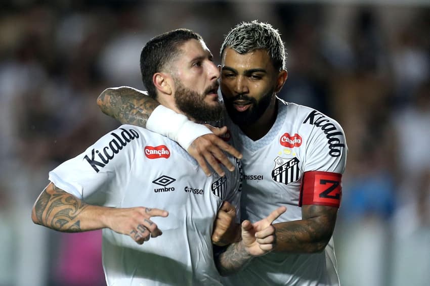 Zé Rafael e Gabigol, jogadores do Santos