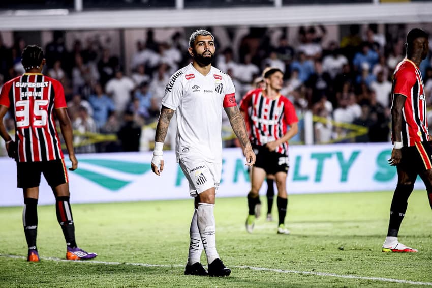Gabriel Barbosa durante clássico do Santos contra o São Paulo, na Vila Belmiro. (Foto: Luccas Souza/MyPhoto Press/Gazeta Press)