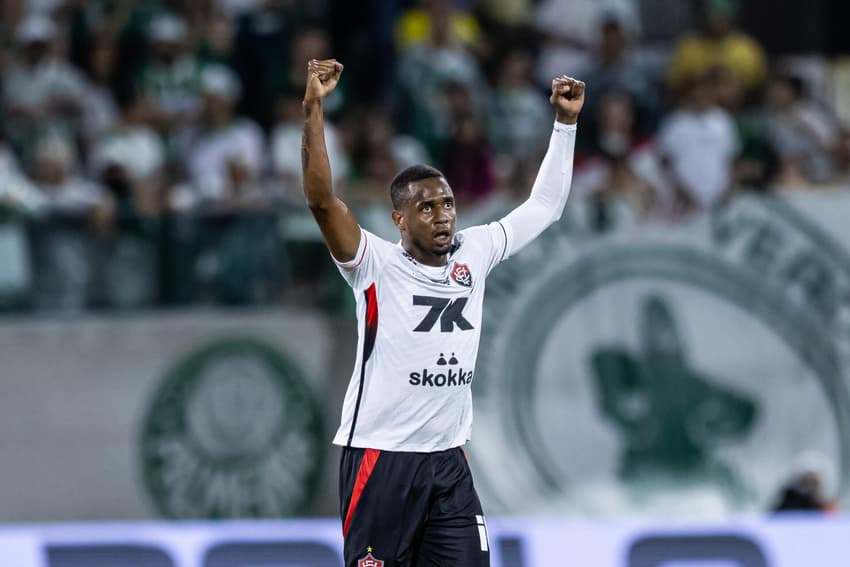 Dudu comemora gol do Vitória contra o Palmeiras (Foto:  JHONY INACIO/Agencia Enquadrar/Gazeta Press)