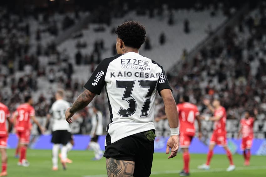 Kaio César preocupa a comissão técnica do Corinthians (Foto: Peter Leone/O Fotografico/Gazeta Press)