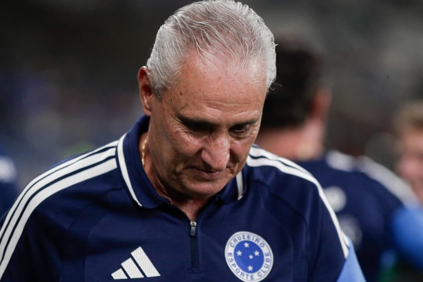 Tite, técnico do Cruzeiro, contra o Coritiba (Foto: Fernando Moreno/AGIF/Gazetta Press)  