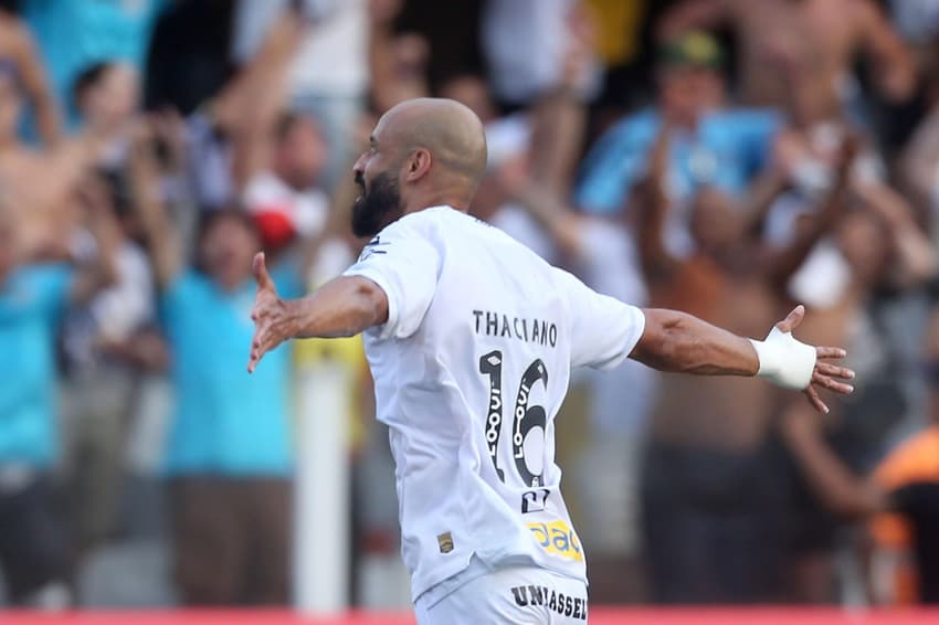 Thaciano comemora gol diante do Novorizontino. (Foto: Guilherme Dionizio/Código19/Gazeta Press)