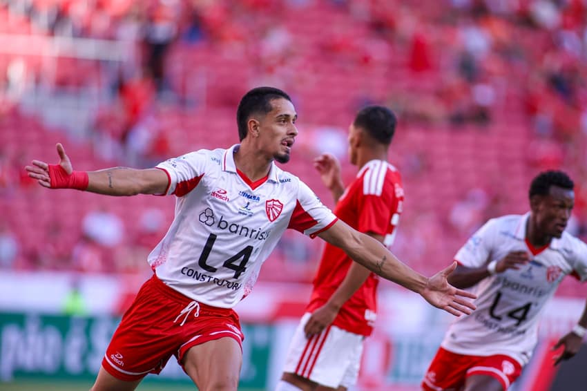 Felipe Rangel, atacante do São Luiz