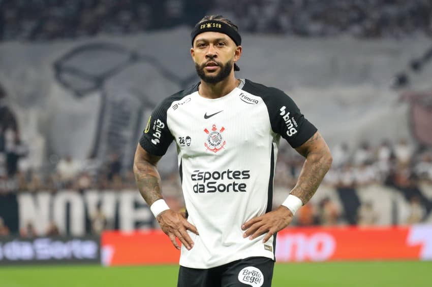 Memphis Depay em Corinthians x Palmeiras (Foto: Theo Daolio/Ekobanpress)