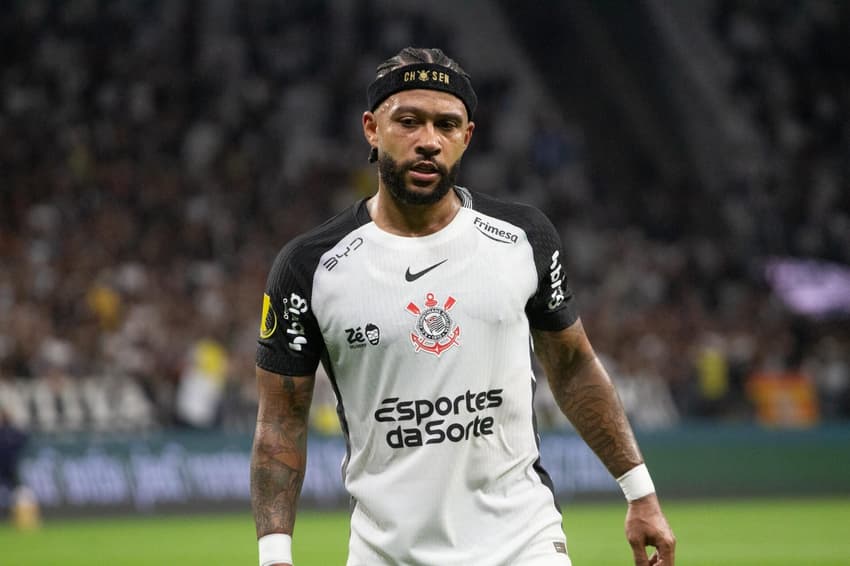 Memphis Depay perdeu pênalti contra o Palmeiras (Foto: Bruno Escolástico/E.Fotografia/Gazeta Press)