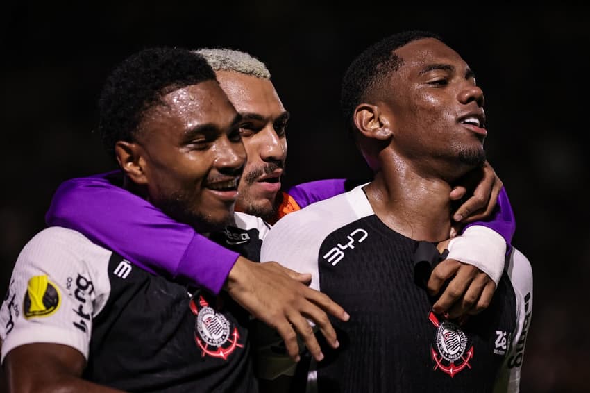 Corinthians está classificado para próxima fase da competição (Foto: Fabio Giannelli/ Agif/Gazeta Press)