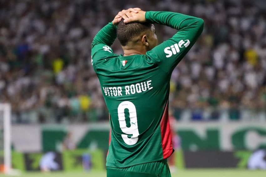 Vitor Roque lamenta chance perdida em Palmeiras x Guarani (Foto: Theo Daolio/MOCHILA PRESS)