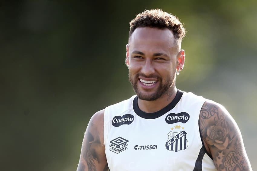 Neymar durante treino do Santos no CT Rei Pelé. (Foto: GUILHERME DIONIZIO/Gazeta Press)