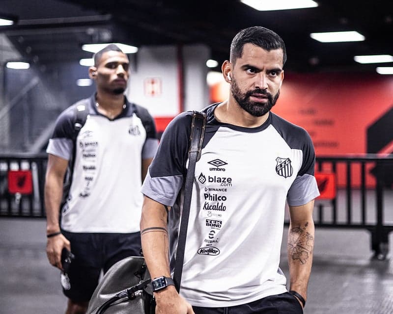 Rincón na Arena da Baixada em duelo entre Athletico-PR e Santos, em 2023. (Foto: Divulgação/ Santos FC)