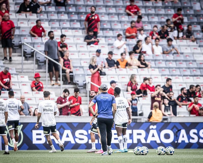 Santos e Athletico-PR jogaram pela última vez em 2023, pelo Brasileirão. (Foto: Divulgação/ Santos FC)