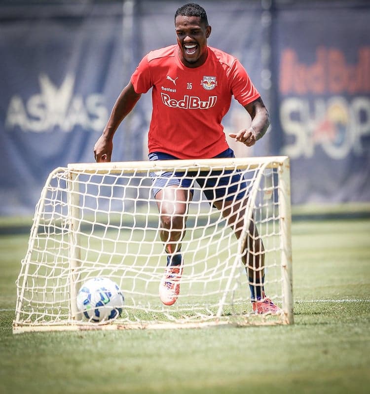 Gustavo Marques durante treino do Red Bull Bragantino. (Foto: Ari Ferreira/ Red Bull Bragantino)