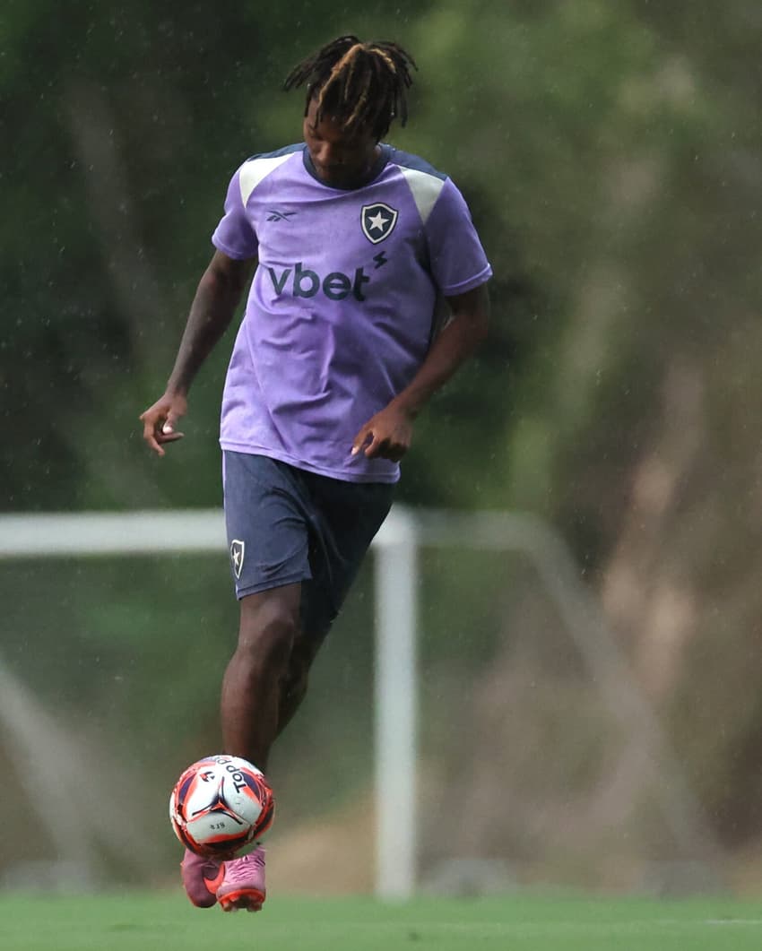 Ythallo em treino do Botafogo (Foto: Vítor Silva/Botafogo)