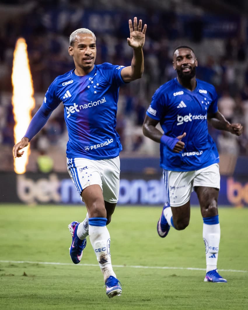 Matheus Pereira em ação  (Foto: Gustavo Aleixo/Cruzeiro)  