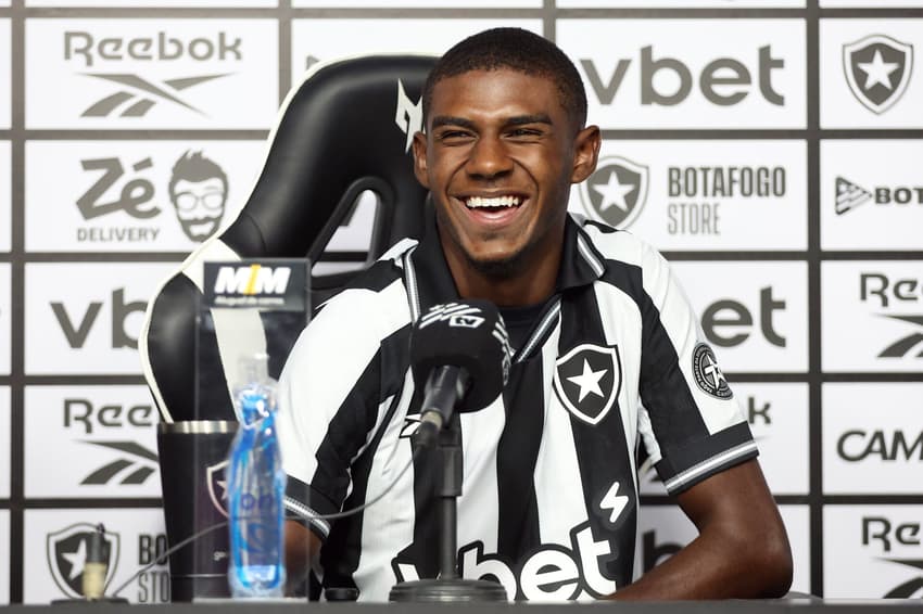 Wallace Davi é uma das apostas do Botafogo para 2026 (Foto: Vítor Silva/Botafogo)