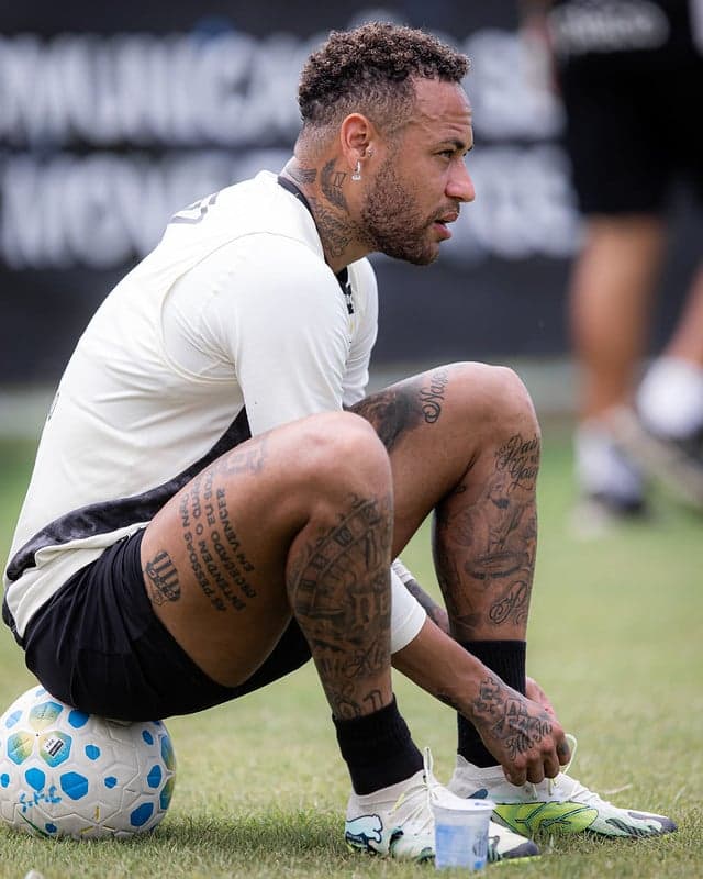 Neymar durante treino do Santos nesta quarta-feira (11), no CT Rei Pelé. (Foto: aul Baretta/ Santos FC)