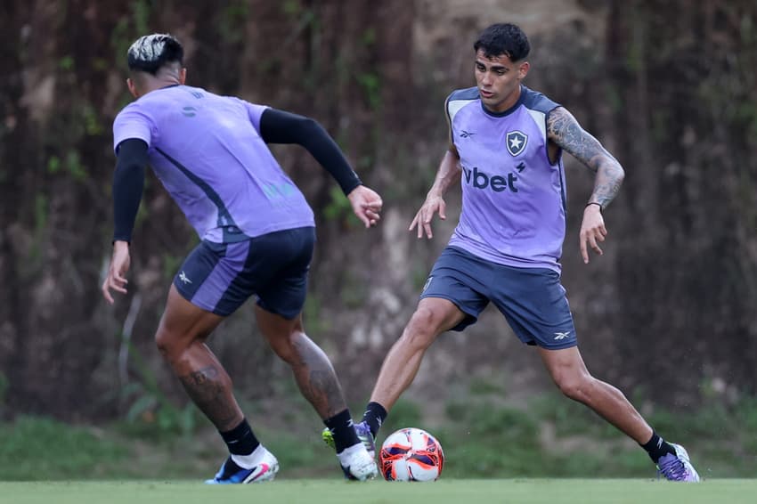 Lucas Villalba já estreou com a camisa do Botafogo (Foto: Vítor Silva/Botafogo)