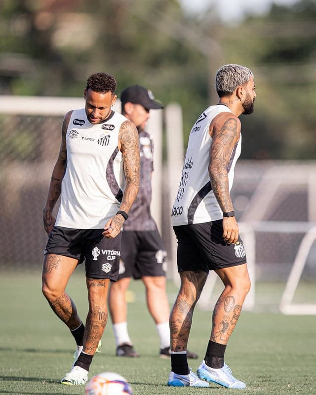 Neymar e Gabriel Barbosa podem jogar juntos pela primeira vez com a camisa do Santos. (Foto: Raul Baretta/ Santos FC)