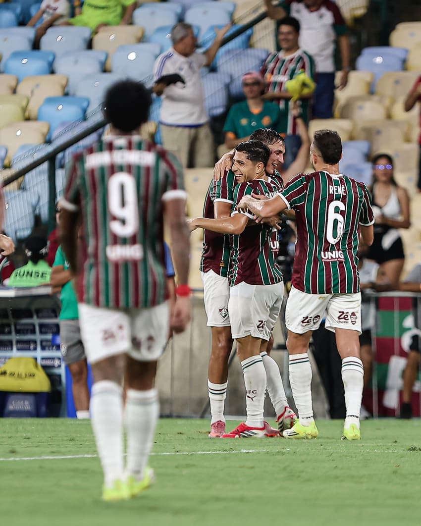 Jogadores do Fluminense comemoram gol contra o Bangu (Foto: Lucas Merçon/ Fluminense)