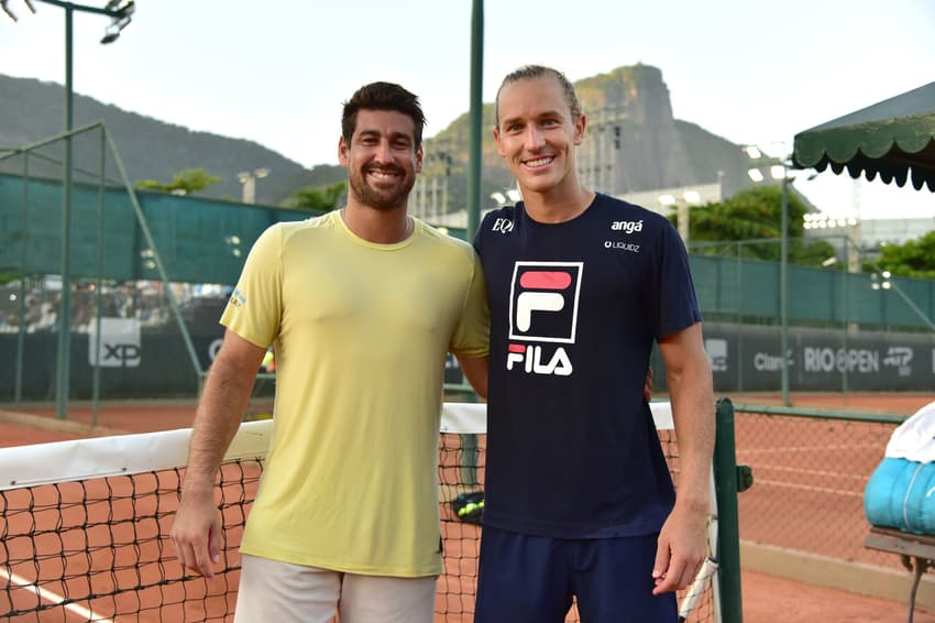 Orlando Luz (e) e Rafael Matos em treino no Rio Open (Foto: João Pires/Fotojump)