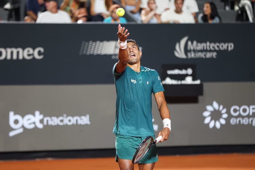 Thiago Monteiro saca na estreia do Rio Open contra João Fonseca (Foto: João Pires/Fotojump)