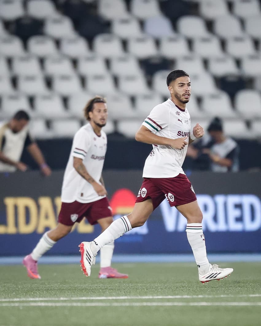 Nonato saiu lesionado em Vasco x Fluminense (Foto: Marcelo Gonçalves/ Fluminense FC)