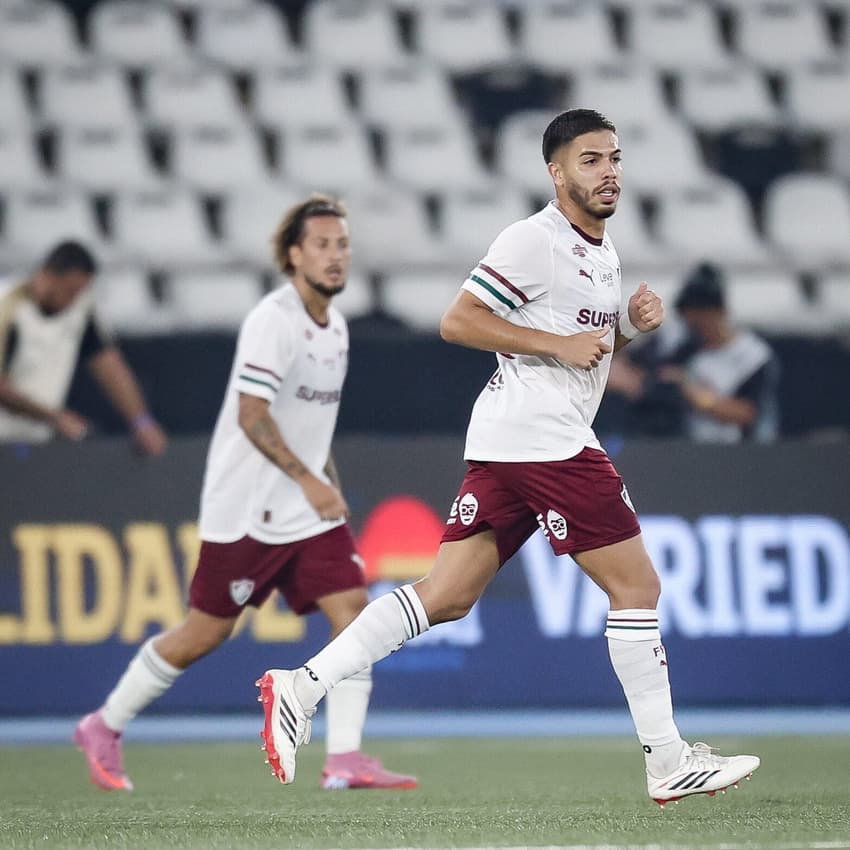 Nonato saiu lesionado em Vasco x Fluminense (Foto: Marcelo Gonçalves/ Fluminense FC)