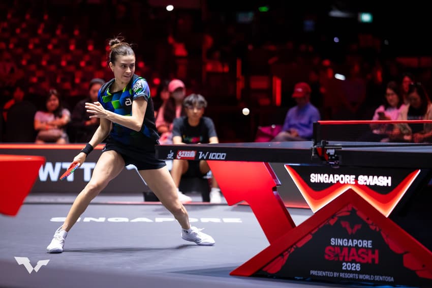 Bruna Takahashi cai na fase de 64 das disputas de simples no WTT Singapura 2026 (Foto: World Table Tennis)