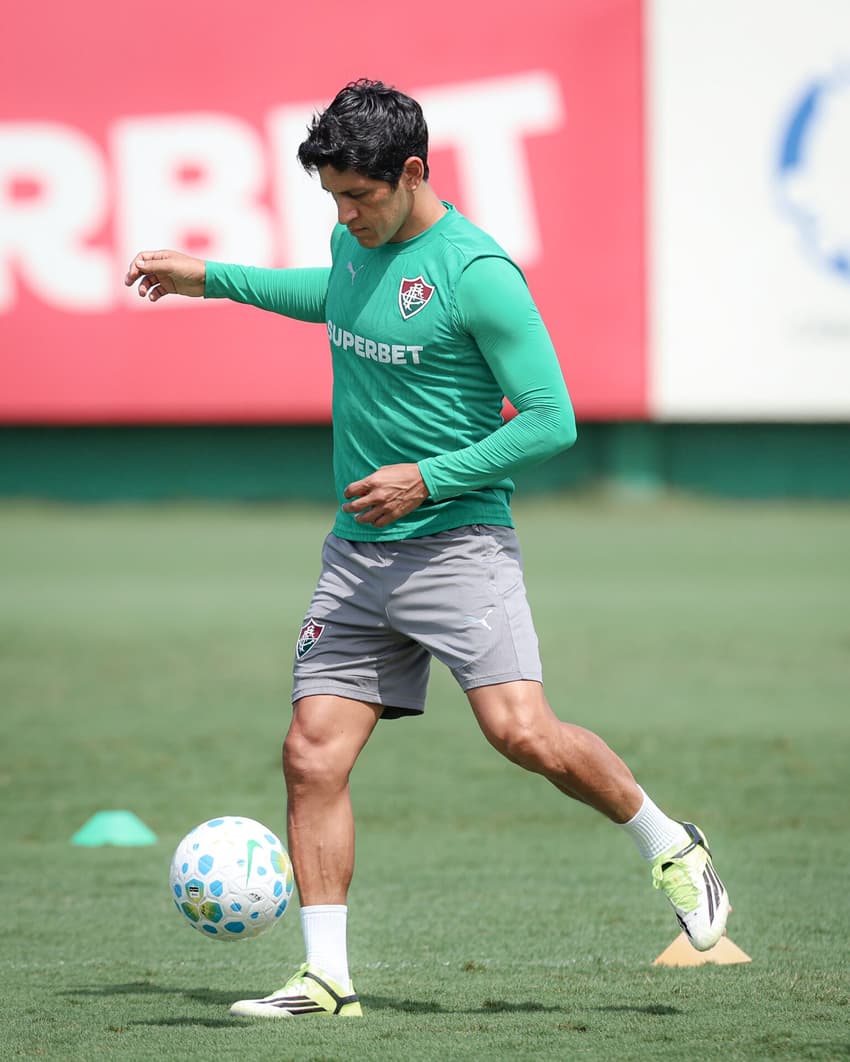 Cano em treino pelo Fluminense no CT Carlos Castilho (Foto: Marcelo Gonçalves / Fluminense FC)