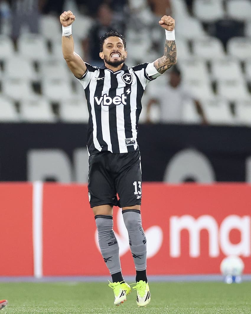 Alex Telles fez o primeiro gol do Botafogo contra o Nacional Potosí (Foto: Vítor Silva/Botafogo)
