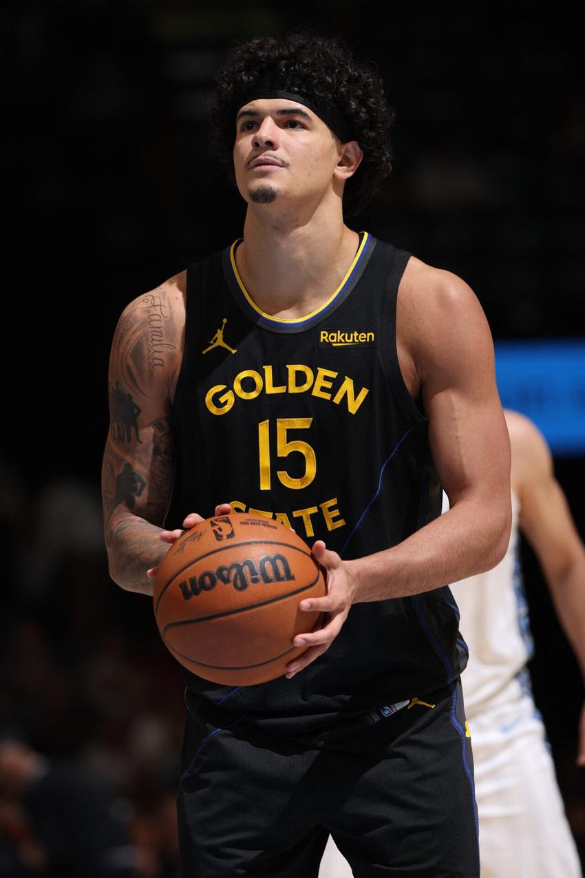 Gui Santos na partida contra o Memphis Grizzlies (Foto: JOE MURPHY / NBAE / Getty Images / Getty Images via AFP)