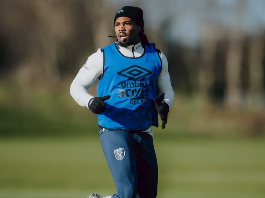Adama Traoré em treino do West Ham (Foto: Reprodução/X)