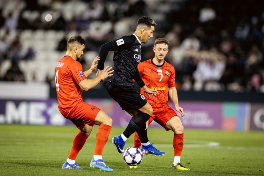 Roberto Firmino em ação pelo Al Sadd (Foto: Divulgação Al Sadd)