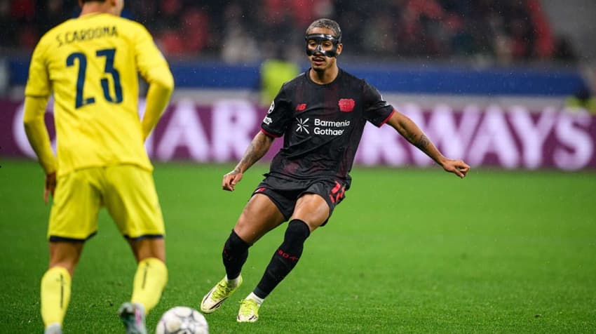 Arthur em ação pelo Bayer Leverkusen (Foto: Reprodução/Bayer)