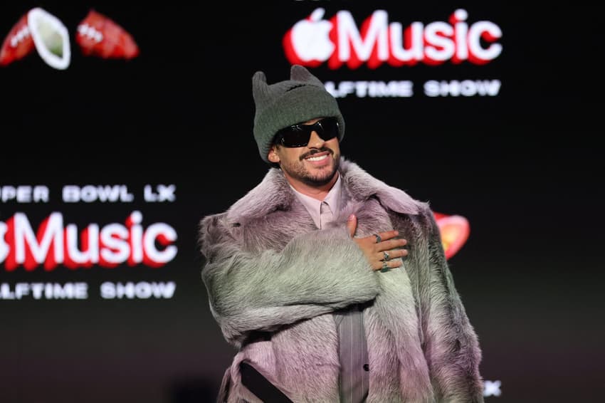 Bad Bunny será a atração do show do intevarlo do Super Bowl LX (Foto: Ishika Samant/Getty Images/AFP)
