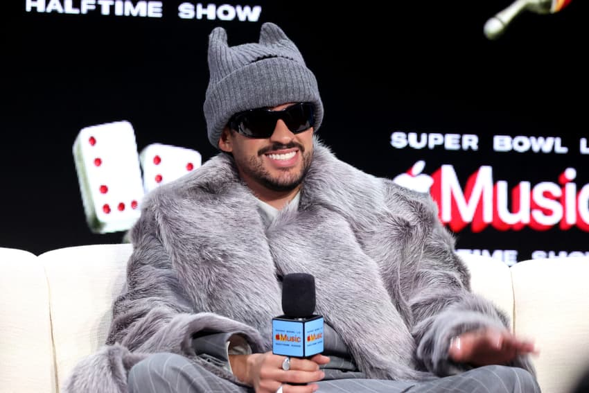 Bad Bunny será a atração do show do intevarlo do Super Bowl LX (Foto: Ishika Samant/Getty Images/AFP)