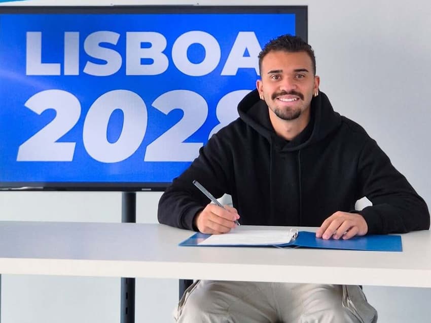 Thomas Lisboa acertou com o JK Tammeka (Foto: Divulgação)