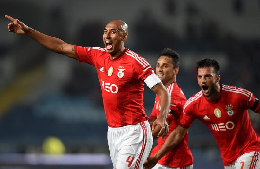 Luisão, ex-jogador da Seleção Brasileira e do Benfica, durante partida do clube português