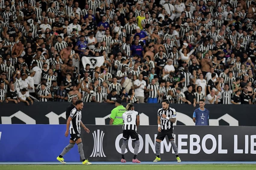 Partida entre Botafogo x Nacional Potosi valido pela Copa Libertadores 2026.