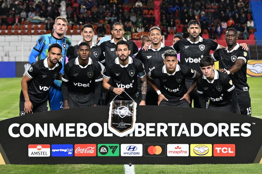 Botafogo desperdiça chances, perde para o Potosí e deixa confronto aberto na Libertadores (Foto: Aizar RALDES/AFP)