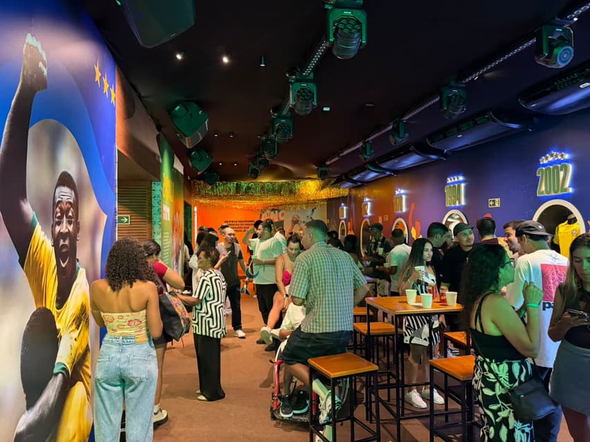 Área interna do camarote da CBF no Sambódromo (Foto: Reprodução)