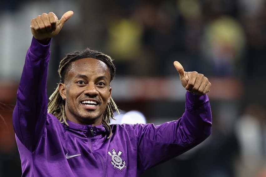 Carrillo falou sobre problemas financeiros do Corinthians após título da Supercopa do Brasil (Foto: Gazetta Press)