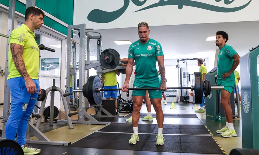 Paulinho, atacante do Palmeiras, é um dos três atletas lesionados do Palmeiras (Foto: Fabio Menotti/Palmeiras)