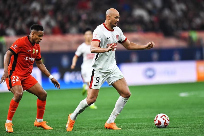 Felipe Silva em ação pelo Chengdu Rongcheng na Champions League da Ásia (Foto: Divulgação/Chengdu Rongcheng)