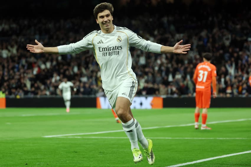 Gonzalo García comemora gol do Real Madrid contra a Real Sociedad, pela La Liga