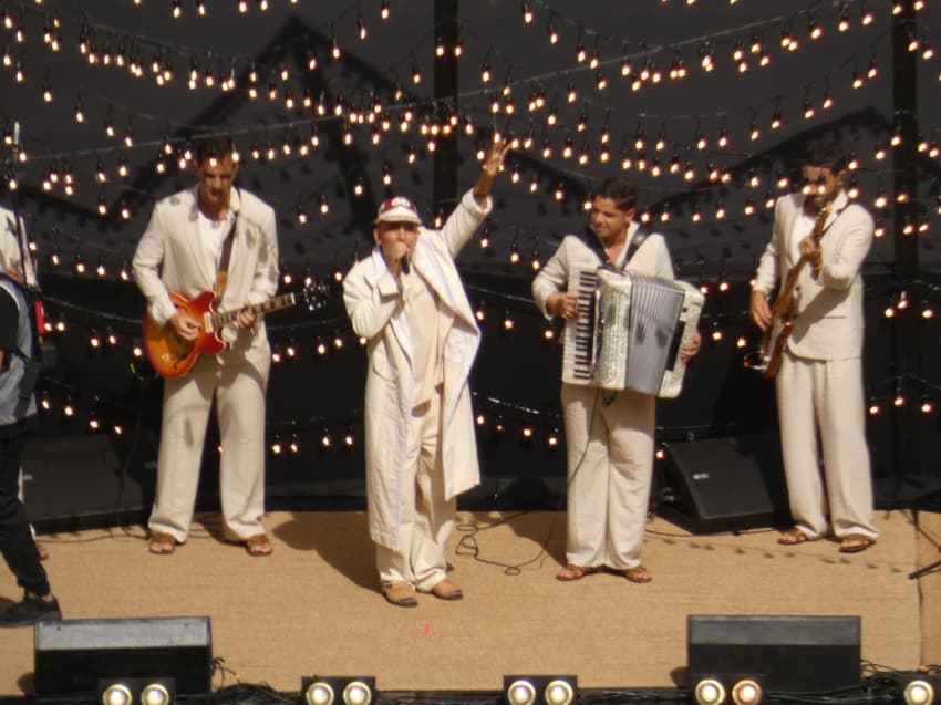 João Gomes faz show antes de Flamengo x Corinthians (Foto: Lucas Bayer / Lance!)