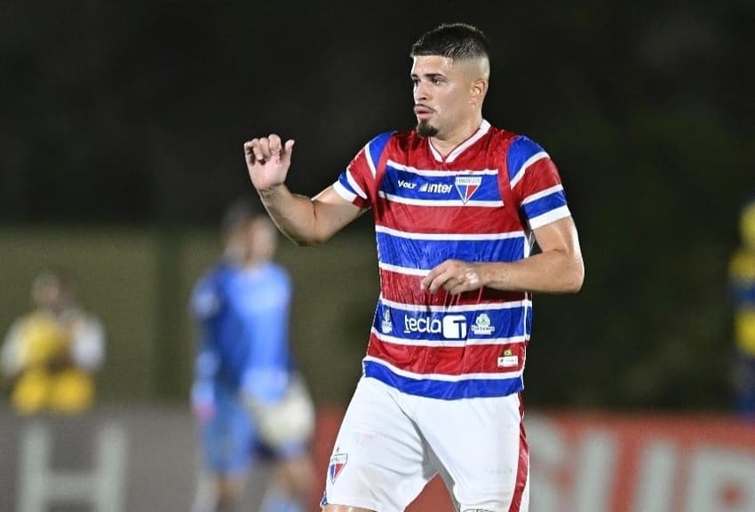 Lucas Gazal em campo pelo Fortaleza (Foto: Samuel Andrade/C2 Sports)