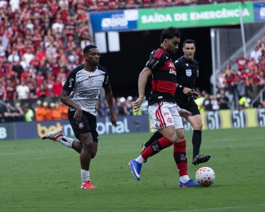 Lucas Paqueta em seu primeiro ataque. (Foto: LUIS HENRIQUE JANUARIO PACCA/Mochila Press/Gazeta Press)