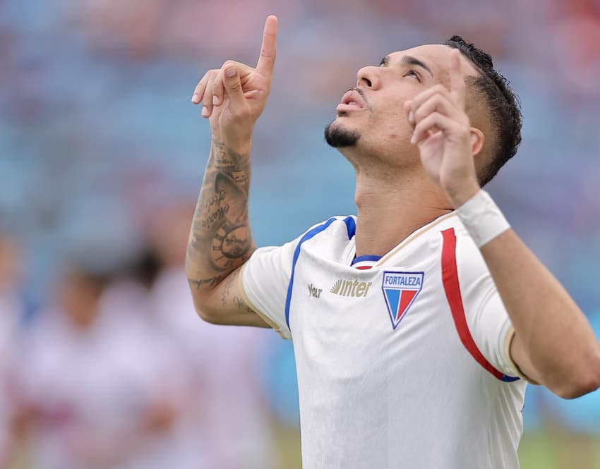 Luiz Fernando na partida entre Ferroviário e Fortaleza, pelo Campeonato Cearense (Foto: Baggio Rodrigues/Agif/Gazeta Press)
