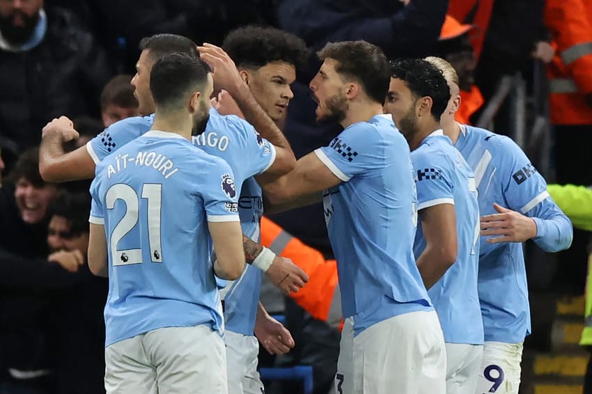 Pela Premier League, o Manchester City venceu o Newcastle por 2 a 1 (Foto: Darren Staples / AFP)