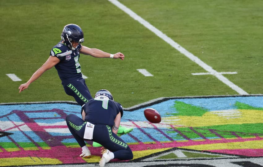 Myers abre o placar para os Seahawks contra os Patriots com um field goal